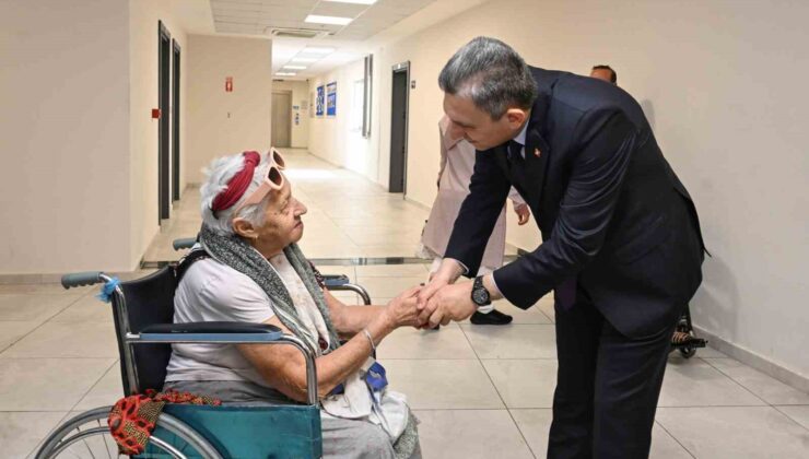 Antalya Valisi Hulusi Şahin’den bayram ziyaretleri