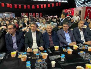 Antalya’da MHP’liler iftar yemeğinde buluştu