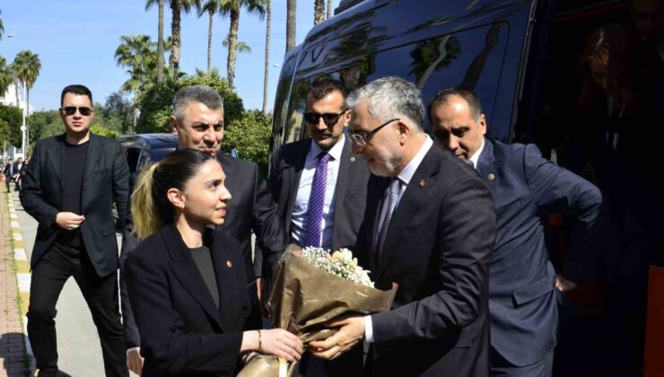 Bakan Işıkhan, Vali Toros ile görüştü