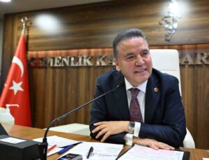 Başkan Böcek: “Ben 148 tane akıllı kavşak yaptım, hükümet de üzerine düşeni yapmalı”