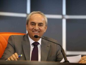 Başkan Kocagöz: “Kepez’de 1986 model greyder ile çalışıyoruz”