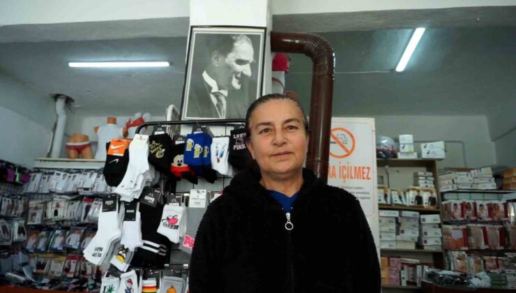 Burdur’da 25 yıldır çorap satarak geçimini sağlıyor