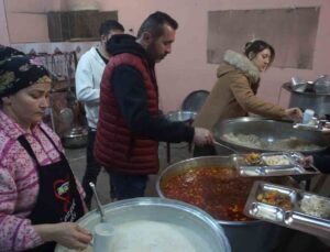 Burdur’da köylüler imece usulü iftar yapıyor