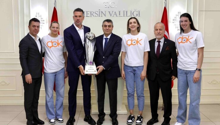 ÇBK Mersin, kupa sevincini Vali Toros ile paylaştı