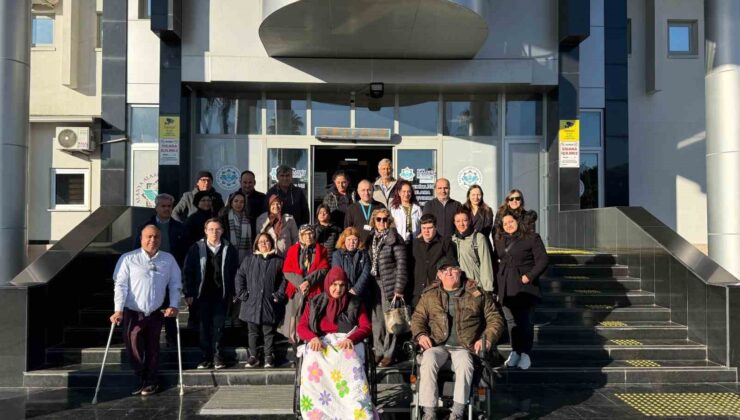 Dekan Akın: “Ağız ve diş sağlığı, genel sağlığın önemli bir parçasıdır”