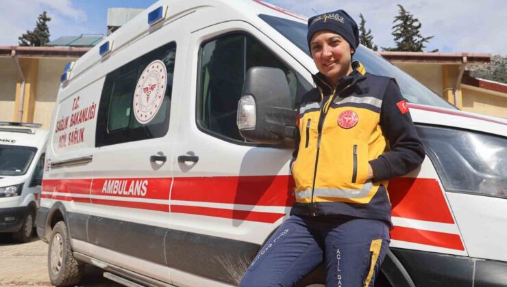 Depremin ilk günlerinde insanları yaşatmak için mücadele veren sağlıkçı Havva, afetzede vatandaşların umudu olmak için Hatay’da görev yapmaya başladı