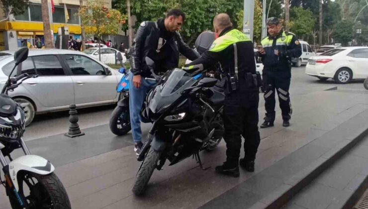 ‘Dur’ ikazını görüp kaçan 5 sürücü cezadan kurtulamadı