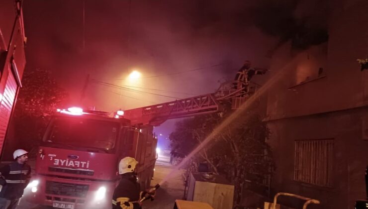 Erzin’de ev yangını