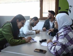 Gençlik Merkezi’nde pratik İngilizce konuşma etkinliği düzenledi