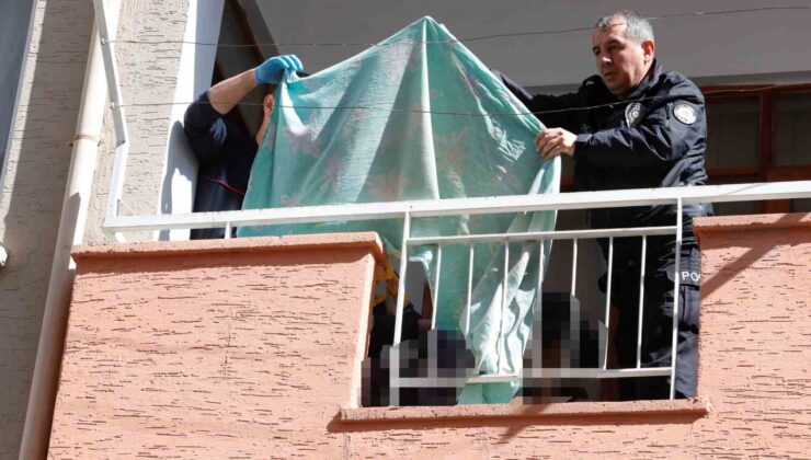 Güneşlenmek için çıktığı balkonda ölü bulundu