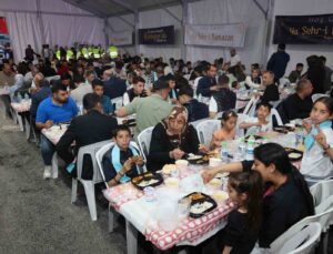 Hatay’da Gençlik Sofrası iftarda kuruldu