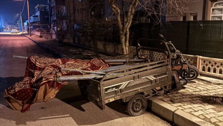 Hırsızlık yaparken uyuşturucuyla yakalandılar