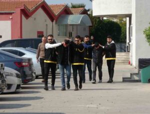 İş adamına haraç vermediği için silahlı saldırı düzenleyen 2 şüpheli yakalandı