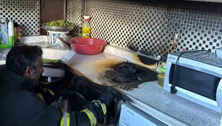 İskenderun’da ev yangını