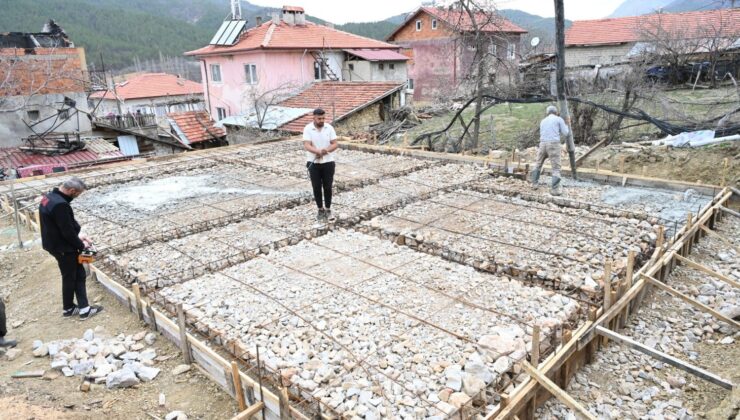 Isparta’da evi tamamen yanan aileye yeni bir yuva için belediye harekete geçti
