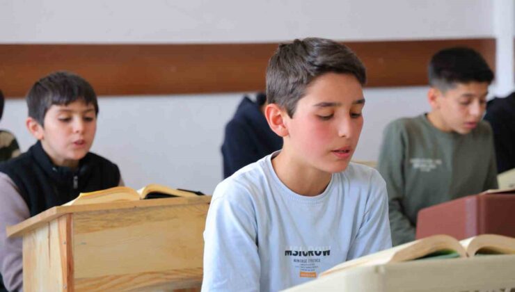 Kahramanmaraş’ta genç hafızlar yetişiyor