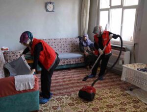 Kahramanmaraş’ta yaşlılara şefkat eli