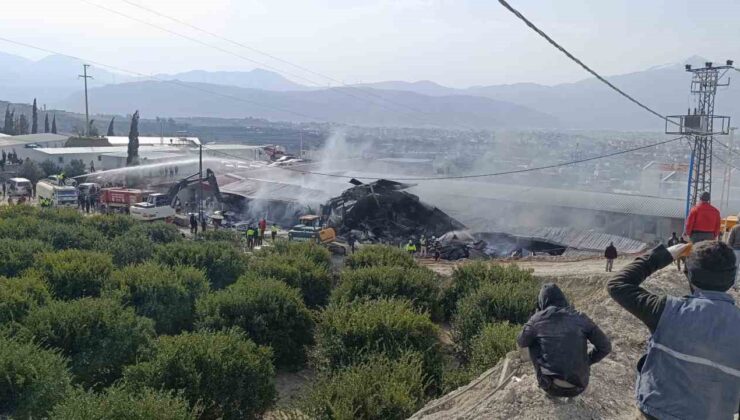 Konteyner işçi yatakhanesi alevlere teslim oldu
