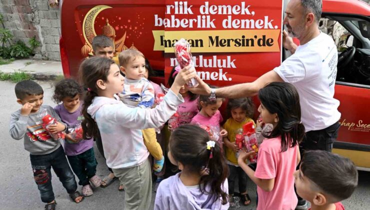 Mersin’de 60 bin çocuğa bayram hediyesi olarak ’suluk ve şeker’ dağıtıldı