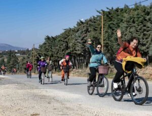 Mersin’de bisikletli kadınlar ’pedalları çeviriyoruz’ etkinliğinde buluştu