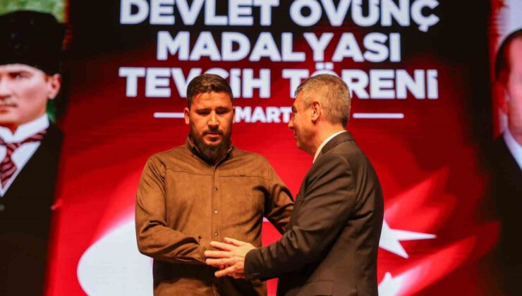 Mersin’de Devlet Övünç Madalyası ve Beratı tevcih töreni