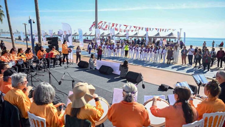 Mersin’de kadınlar ’Kadınlar Günü’nü kutladı