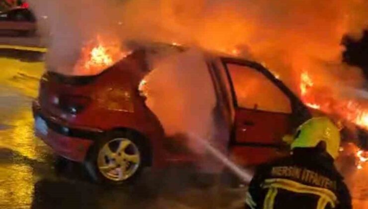 Mersin’de otomobil alev alev yandı