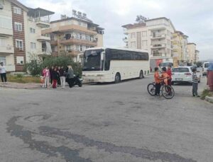 Motosiklet otomobille çarpıştı: 1 yaralı