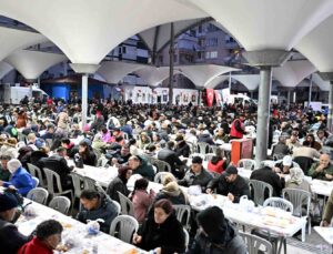 Muratpaşa’da binler aynı sofrada