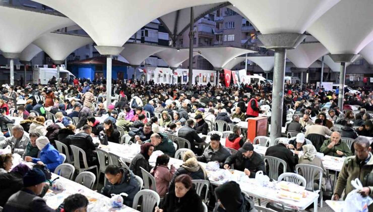 Muratpaşa’da binler aynı sofrada