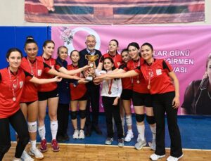 Mürüvvet Başdeğirmen anısına düzenlenen turnuvada şampiyon Parla