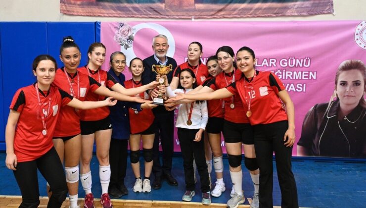 Mürüvvet Başdeğirmen anısına düzenlenen turnuvada şampiyon Parla