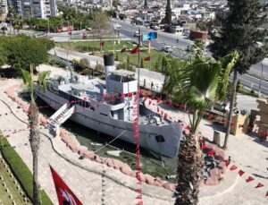 Nusret Mayın Gemisinde bakım çalışması