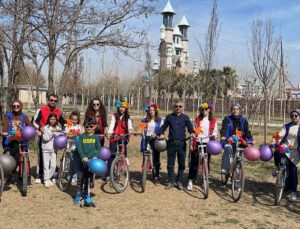 Osmaniye’de kadınlar günü nedeniyle bisiklet turu düzenlendi