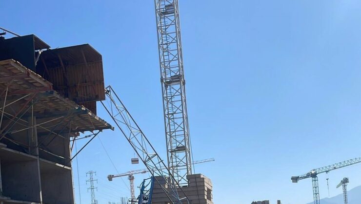 Osmaniye’de vinç devrildi: 1 ölü