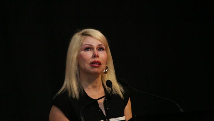 Rektör Özkan bayramlaşma töreninde gözyaşlarına hakim olamadı