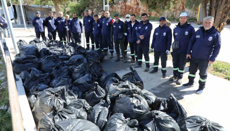 Seyir terasında gerçekleştirilen temizlik çalışmalarında torbalarca çöp toplandı