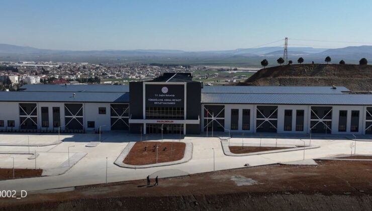Yapımı tamamlanan Türkoğlu Devlet Hastanesi hasta kabulüne başladı