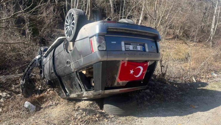 Yoldan çıkan cip ters döndü: 5 yaralı