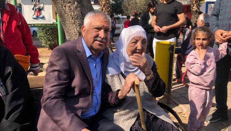Zeydan Karalar ve eşi Nuray Karalar, CHP’nin Cumhurbaşkanı adayını belirlemek için oy kullandı