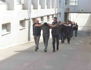 Adana’da DEAŞ’ın uyuyan hücresindeki 5 şüpheli tutuklandı, 1’i sınır dışı edildi