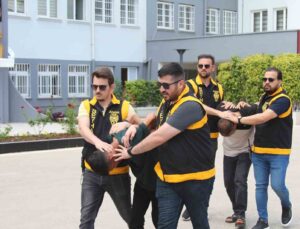 Adana’da iş adamına tuzak: 600 bin TL’den fazla parası gasbedildi