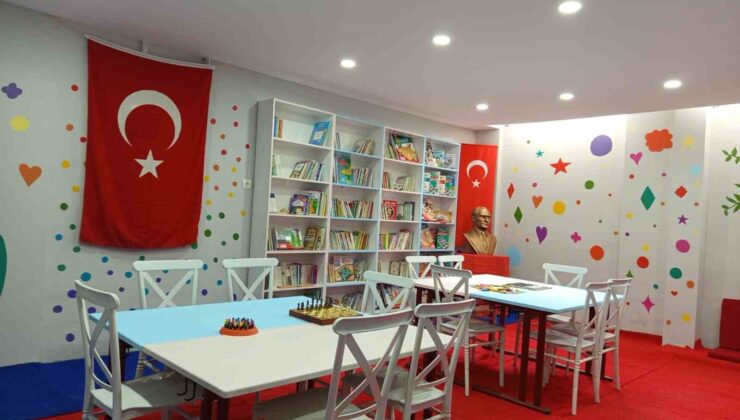 Akdenizli öğrenciler Hatay’da kütüphane kurdu