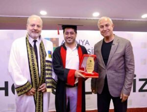 Alanya Üniversitesi 7. dönem mezunlarını törenle uğurladı