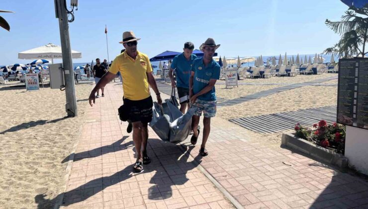 Alanya’ya tatile gelen Alman turist sahilde hayatını kaybetti