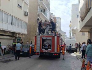 Antalya’da 4 katlı binada yangın paniği: Mahsur kalanları itfaiye kurtardı