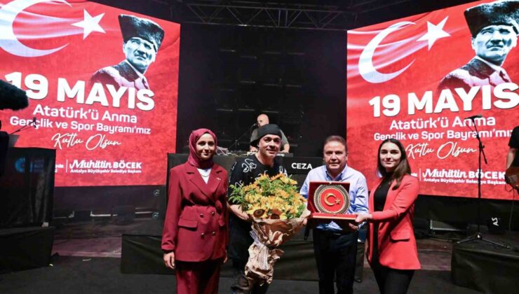 Antalyalılar 19 Mayıs’ta tek yürek oldu