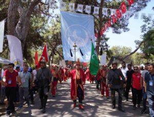 Binlerce kişi geldi: Geleneksel Türkmen Şöleni coşkulu geçti