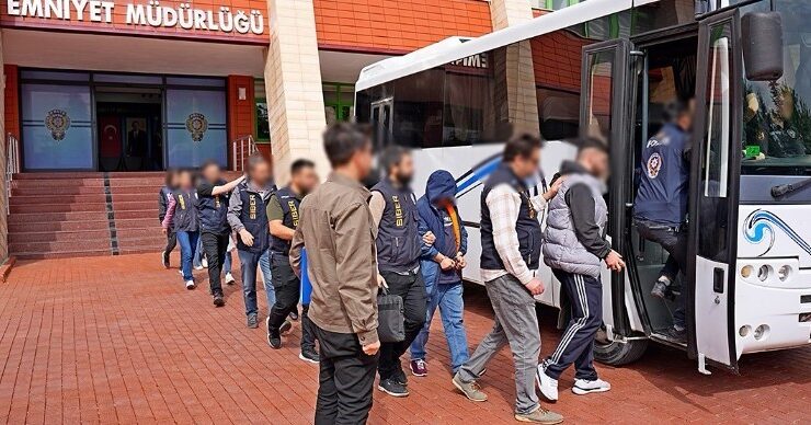 “Büyü Bozacağız” deyip dolandırıcılık yapan 7 şüpheli gözaltına alındı