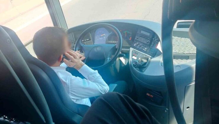 Cep telefonu ile konuşan otobüs şoförü sivil denetime takıldı